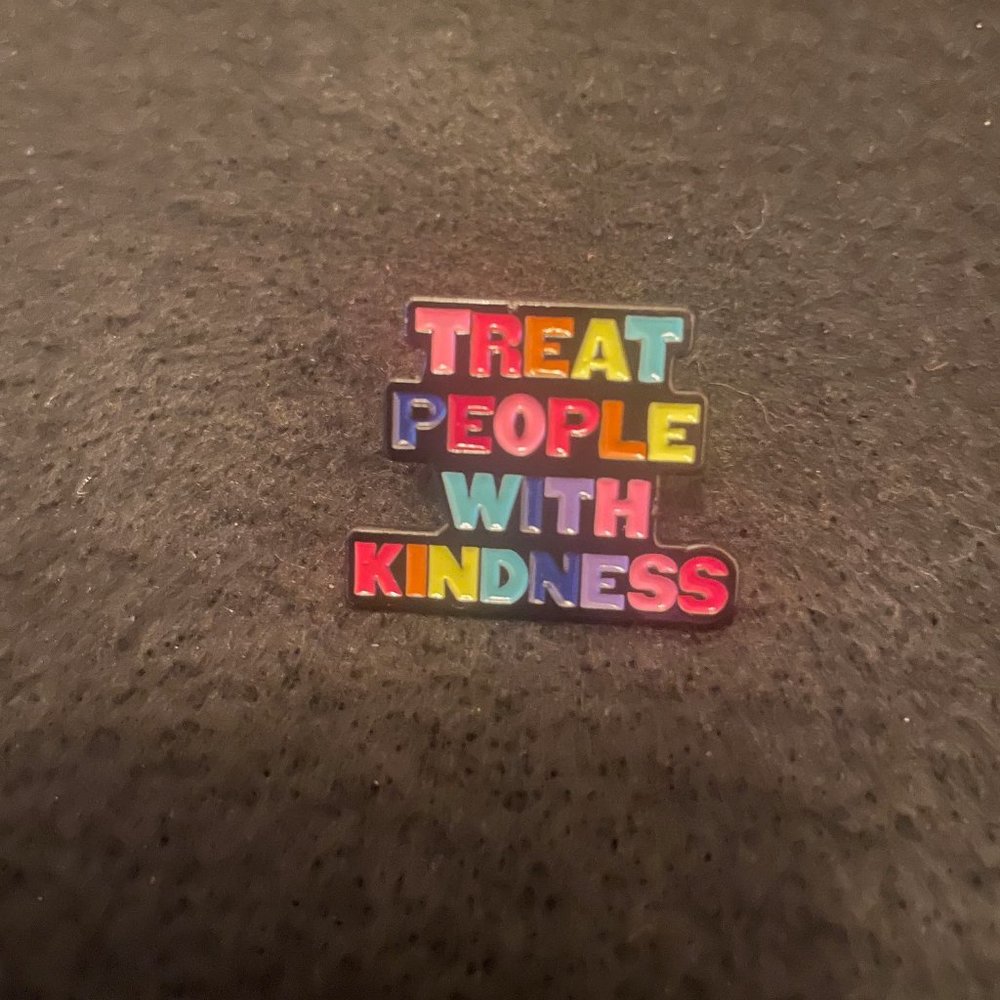 Harry Styles Treat People With Kindness Pin - Picture 2 of 3